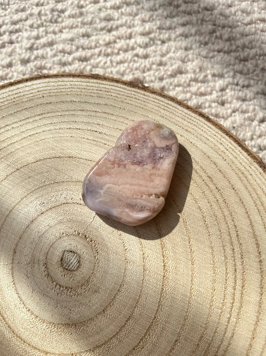 Flower Agate ~ Smooth Stone no.39