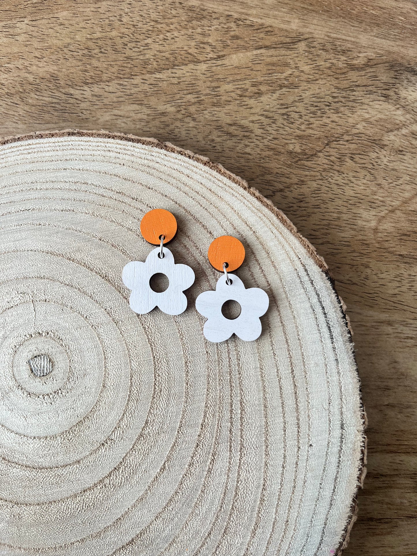 Daisy Days 60s ~ White & Orange Floral Dangle Earrings