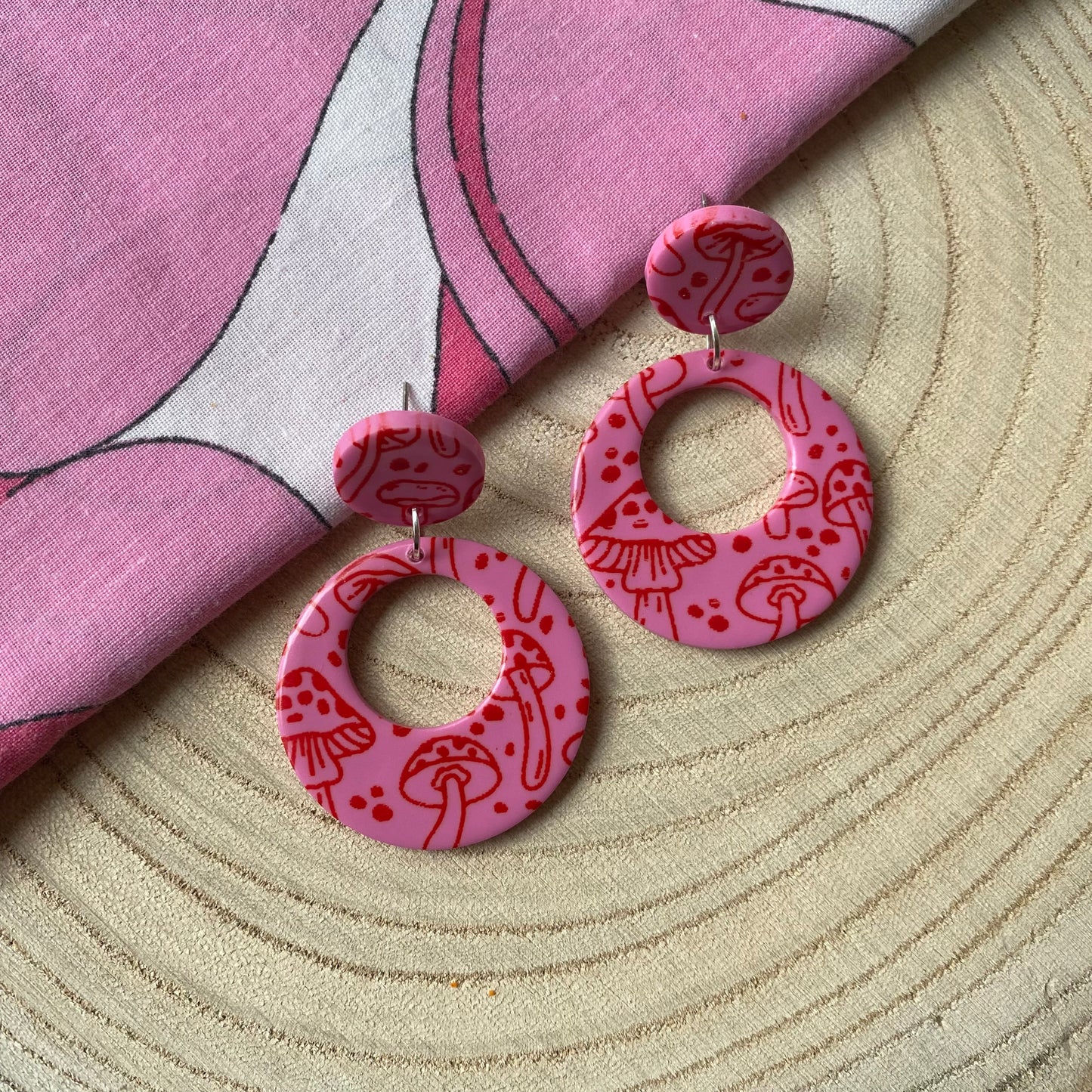 MUSHIE LOVE ~ 60s valentine mushroom retro handmade polymer clay circle earrings