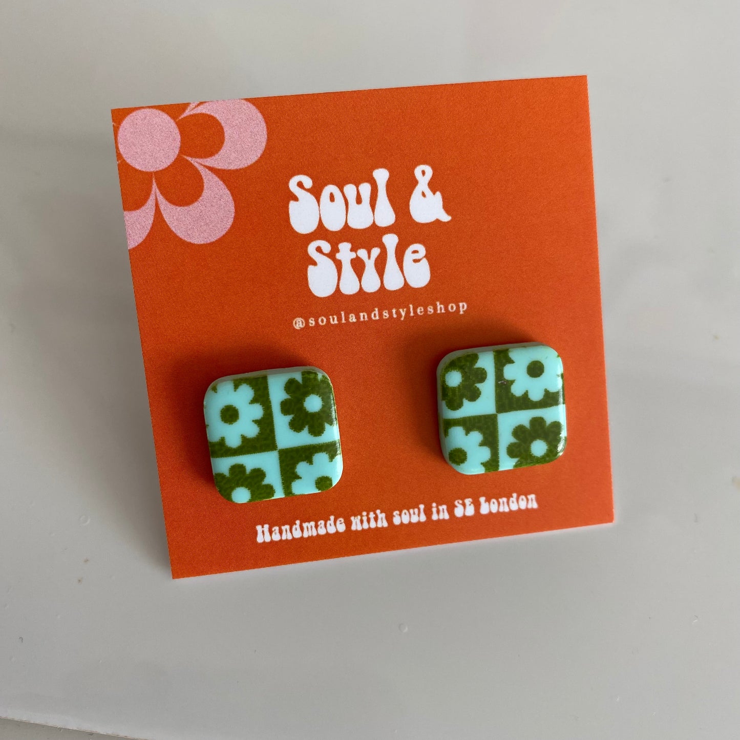 Flower Child ~ Retro 60s flower power stud earrings