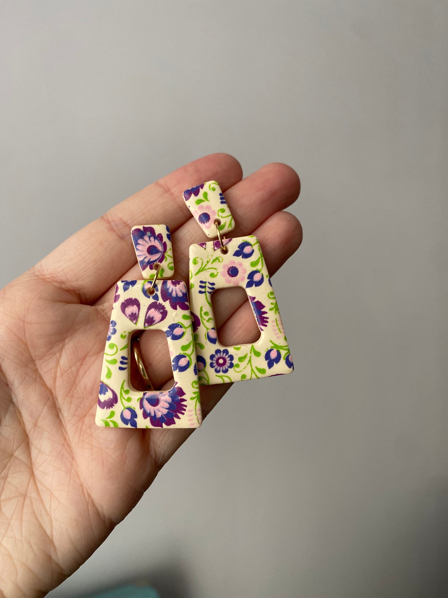 Pick me ~ floral rectangle earrings