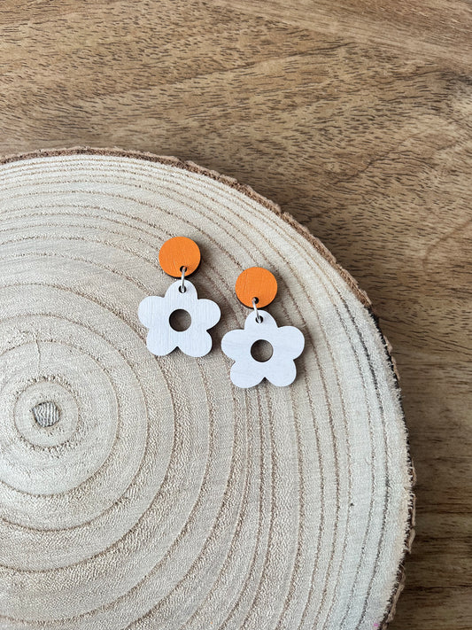Daisy Days 60s ~ White & Orange Floral Dangle Earrings