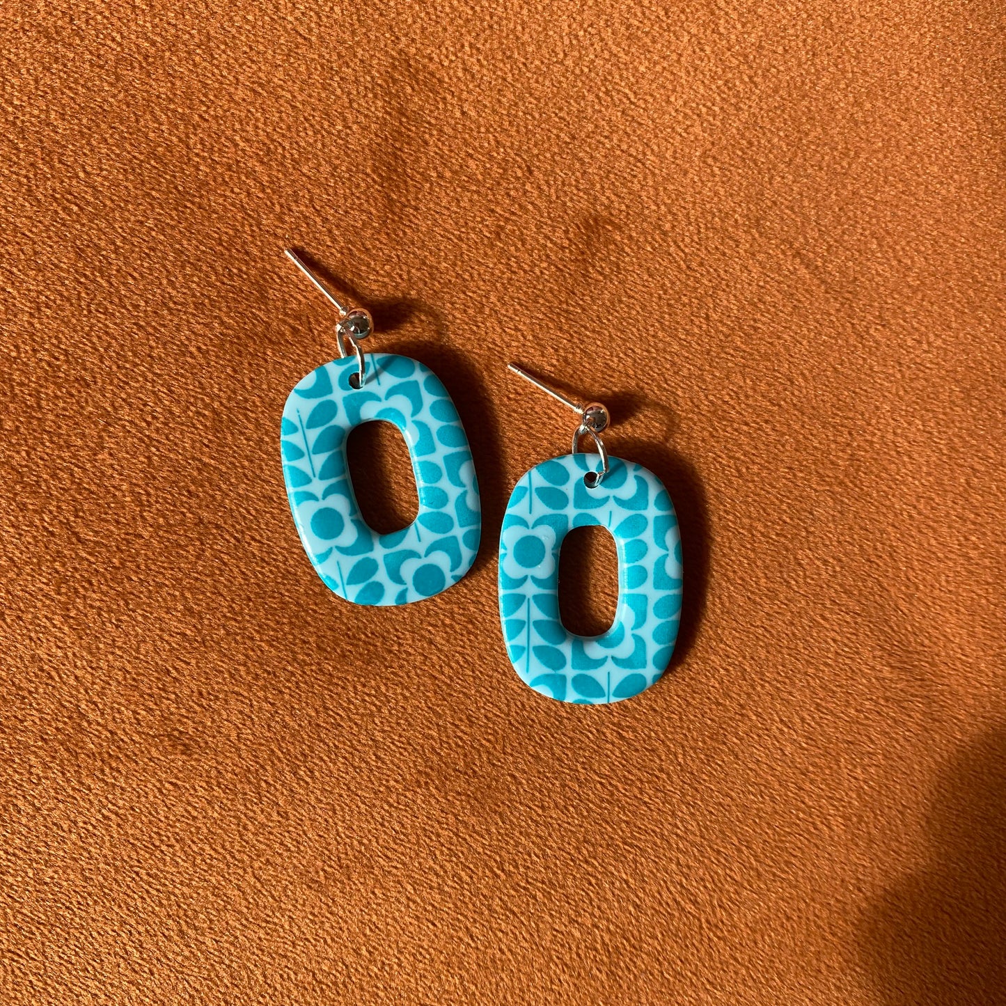 PRETTY THING ~ 60s retro Mid Century Modern oval Dangle Earrings