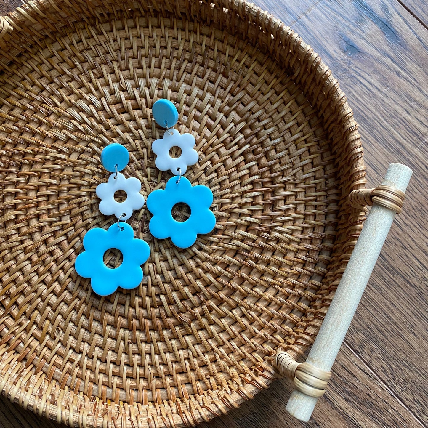 Daisy chain ~ double flower 60s earrings